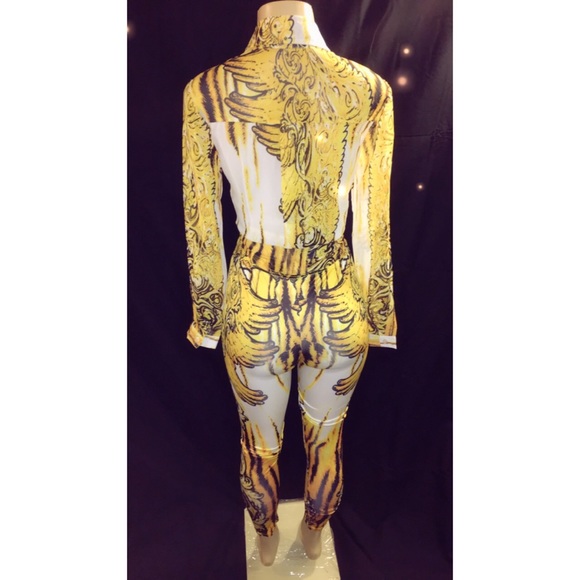 two piece set - Picture 4 of 5